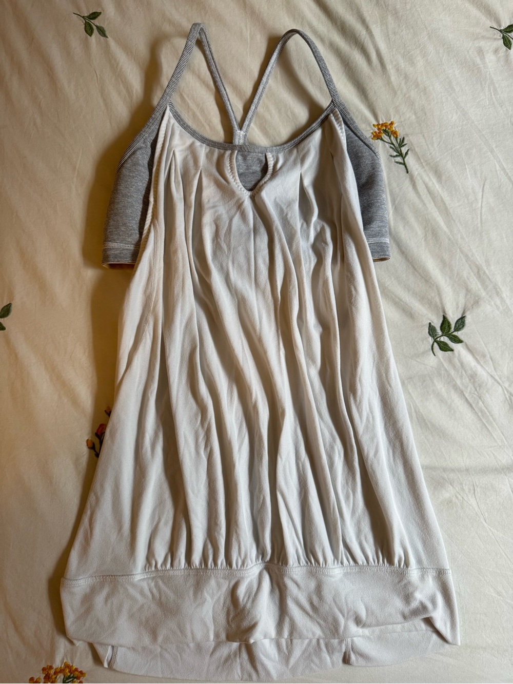 Lululemon - Tank Top in White and Gray size: 8 - Picture 4 of 5